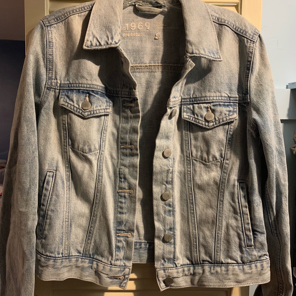 Gap denim jacket- light wash